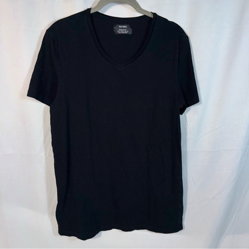 Bershka Black Short Sleeve V-Neck Tee
